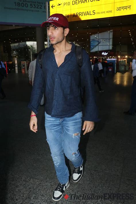 Airport fashion: Ranveer Singh to Ananya Panday, celebs opt for comfy ...