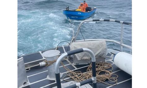 Operativo De Salvamento Ante Emergencia De Bote Motor A La Deriva En