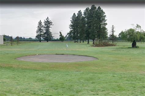 There's a course near me that has sand greens. Is this a thing? : r/golf