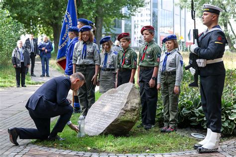 Prezydent Upami Tni Ofiary Sowieckiej Agresji Na Polsk Aktualno Ci