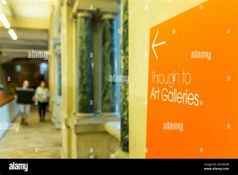 Direction To Art Galleries Sign Bristol Museum And Art Gallery Uk Stock