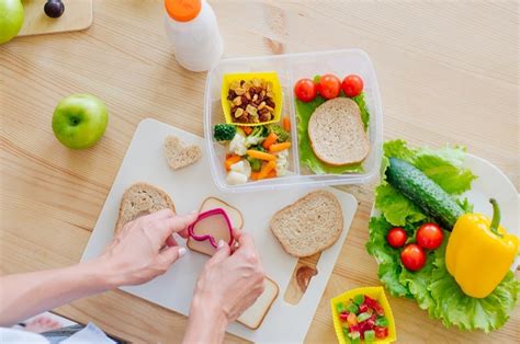 Healthy School Lunches: Top Tips from Dietitians | Vitacost Blog