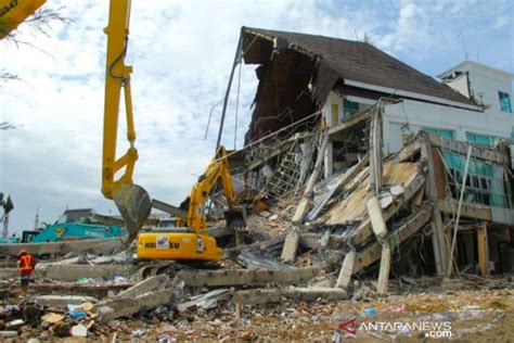 Kerugian Negara Akibat Gempa Mamuju Dan Majene Rp Miliar Antara