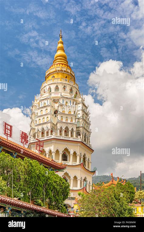 Pagoda Of Buddhas At Kek Lok Si Buddhist Temple Complex In