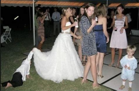 31 Epic Wedding Day Fails That Are Almost Sad To See