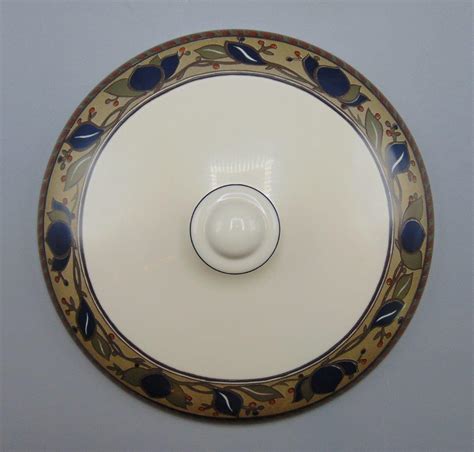 Mikasa Intaglio Arabella Qt Round Covered Casserole Dish