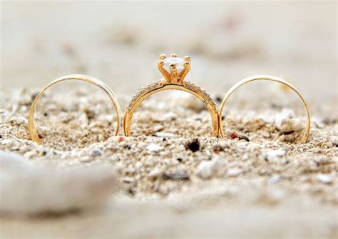 Why Yellow Gold is Making a Comeback in Engagement Rings