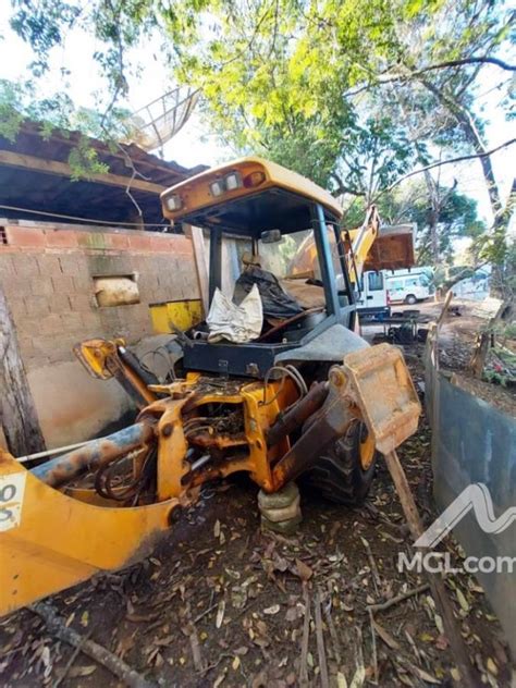 RAUL SOARES MG Retroescavadeira JCB 3C Retroescavadeira em leilão