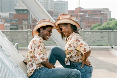 Carrie And Toy S Downtown Nashville Anniversary Session — Twila S Photography