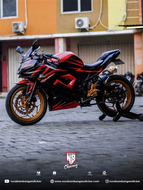 Decal Stiker NINJA 250 Mono Hitam Grafis Merah Full Body