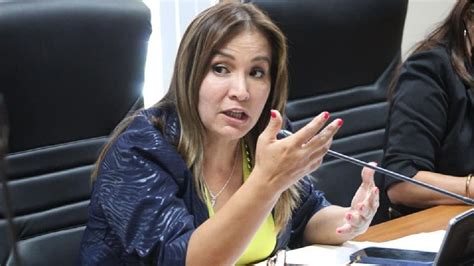 Congresista Magaly Ruiz Es Acusada De Apropiarse De Parte Del Sueldo De