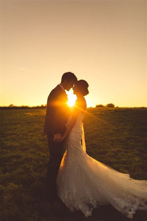 20 Stunning Romantic Sunset Wedding Photo Ideas Hi Miss Puff