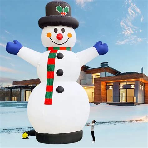 You Can Get A 40 Foot Tall Inflatable Snowman That You Can Put in Your Yard for The Holidays