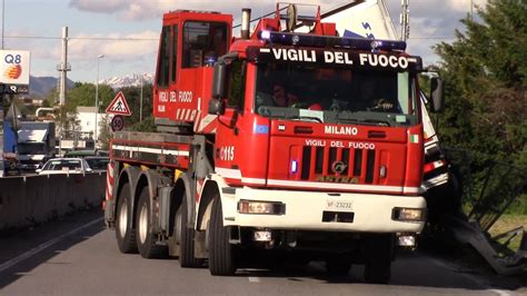 Camion In Bilico Su Guard Rail Arrivo Autogru Vvf Milano Recupero