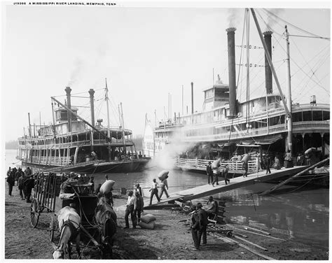 File:Riverboats at Memphis.jpg - Wikimedia Commons