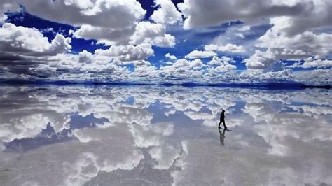 Mirror In The World Worlds Biggest Mirror Uyuni Salt Flats