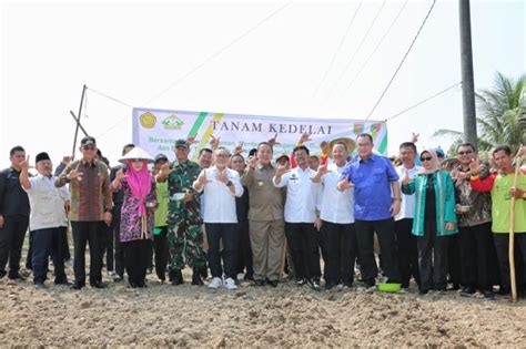 Gubernur Arinal Bersama Mentan Syahrul Yasin Limpo Dan Mendag Zulkifli