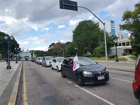 Manifestantes Fazem Carreata Contra O Governo Bolsonaro E Pedem