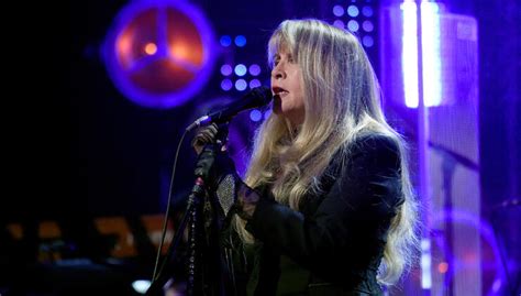 Stevie Nicks Sings 'Rhiannon' In Clip From Upcoming Concert Film | iHeartRadio