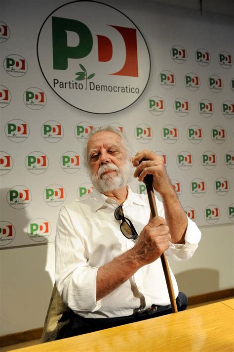 Sergio Staino sta uscendo dal coma, la prognosi resta riservata