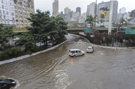 Fotos Forte Chuva Provoca Estragos Em S O Paulo Uol