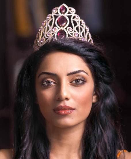 Sobhita Dhulipala Height, Age, Boyfriend, Husband, Family, Biography ...