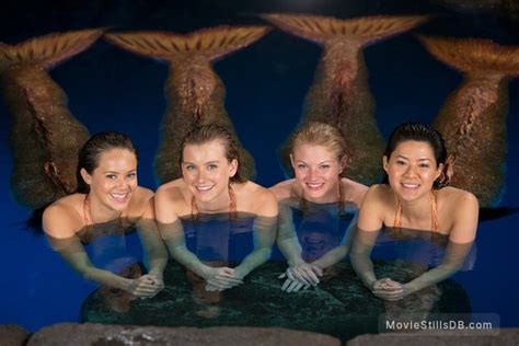 Mako Mermaids Episode 3x16 Promo Shot Of Cariba Heine Allie Bertram