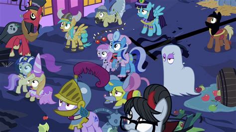 Image Ponyville Scared S2e4png My Little Pony Friendship Is Magic Wiki