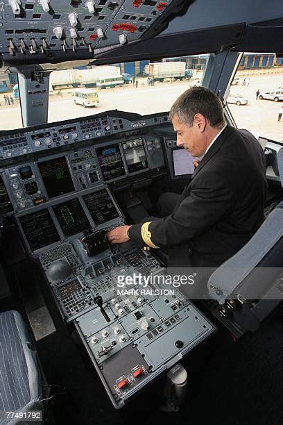 139 Commercial Pilot Cockpit Stock Photos, High-Res Pictures, and ...