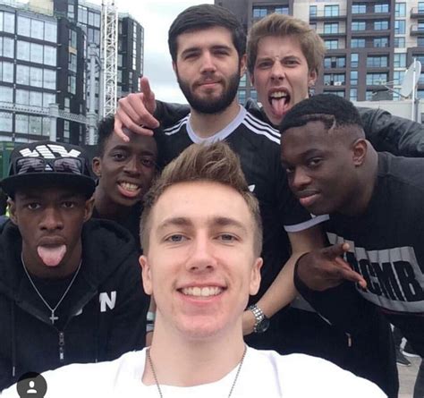 Pin by Natalie Cordle on Sidemen | Vlog squad, Attractive male, Simon ...