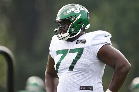 Jets' Robert Saleh Gives Mekhi Becton Injury Update - The Spun