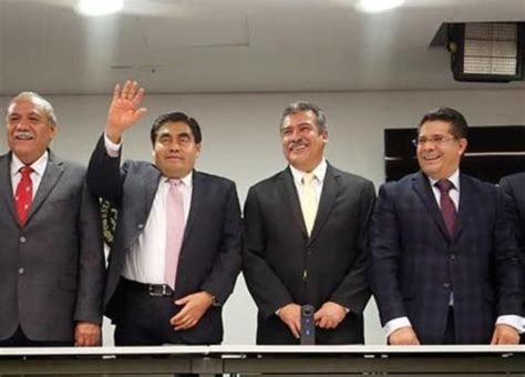 Renuncian Senadores Del Prd