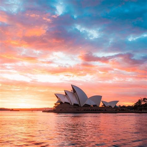 Solve Sunrise And The Sydney Opera House Jigsaw Puzzle Online With 81