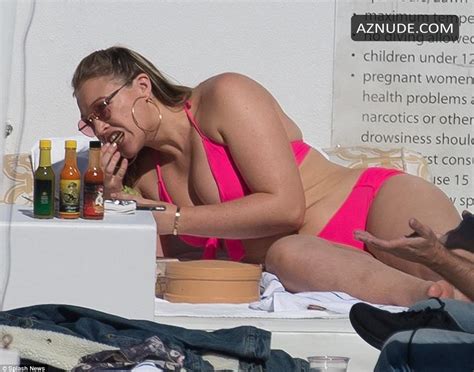 Iskra Lawrence Sexy In Pink Bikini With Friends In Miami AZNude