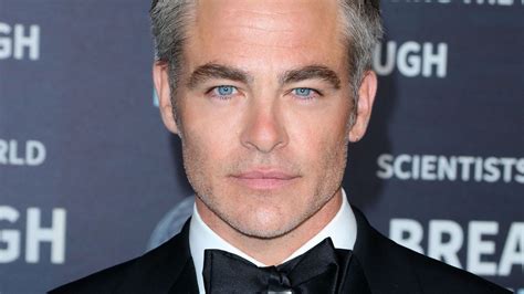 Neue Flamme Chris Pine Turtelt Mit Unbekannter Im Urlaub