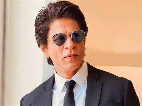 Shah Rukh Khan Dances To Dil To Pagal Hai S Le Gayi Track With Shaimak