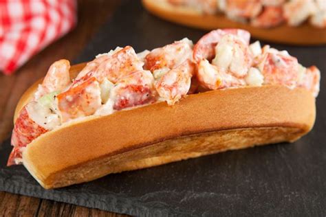 New England Classic: Lobster Rolls – 12 Tomatoes