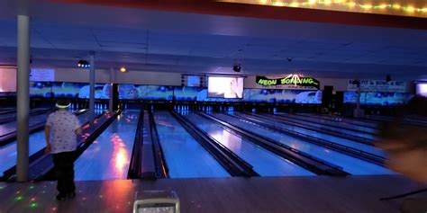 10 Best Bowling Alleys With Cosmic Bowling In Edmonton