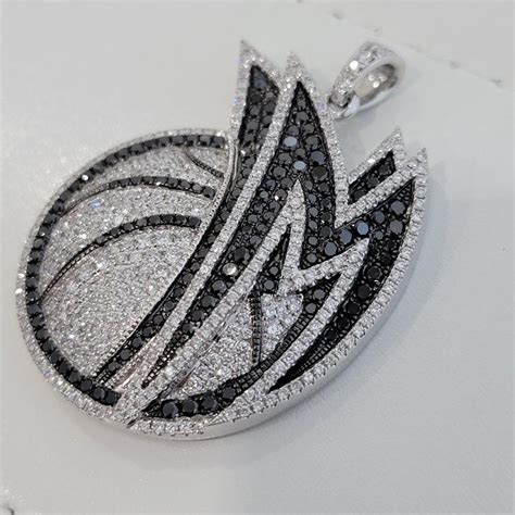 Official Licensed Nba Dallas Mavericks 14k Gold Diamond Pendant By