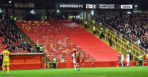 Video: Eintracht Frankfurt fans watch Aberdeen from hill opposite Pittodrie