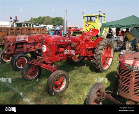 International Farmall Hi Res Stock Photography And Images Alamy