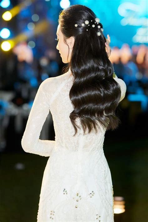 Ng Thanh V N Khoe Th N H Nh B C L A V I Bikini Tu I T P Ch Doanh Nghi P Vi T Nam