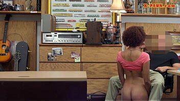 Ebony Zeigt Ihren Arsch Und Wird Im Pfandhaus Von Einem Bauern Gefickt XVIDEOS