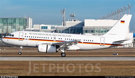 15 01 Airbus A319 133X CJ Germany Air Force Tom Aviation