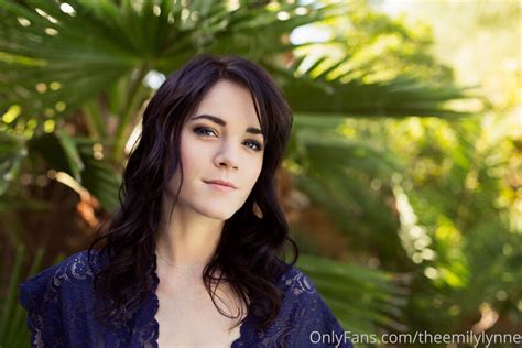 Emilyrose Porn Pic