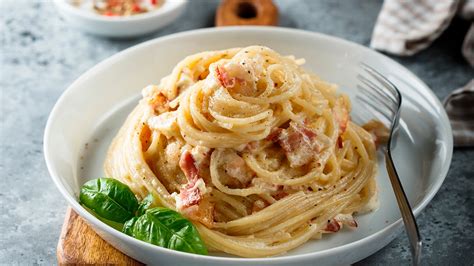 Pasta Con Pollo Y Tocino En Salsa Blanca Bechamel Receta