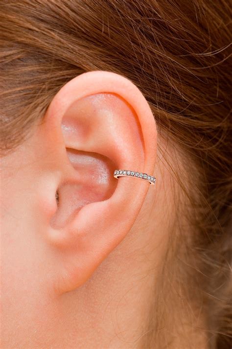 SINGLE-ROW DIAMOND EAR CUFF - Anita Ko