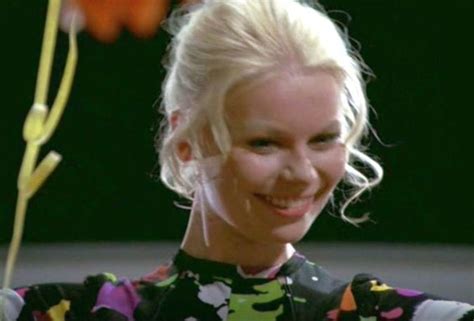 Naked Jette Weibel In Tandl Ge P Sengekanten