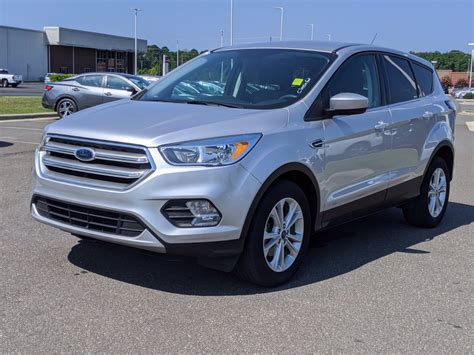 Pre Owned 2017 Ford Escape SE FWD Sport Utility