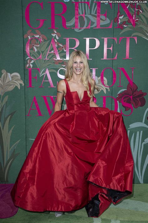 Michelle Hunziker Sexy Beautiful Posing Hot Babe Celebrity
